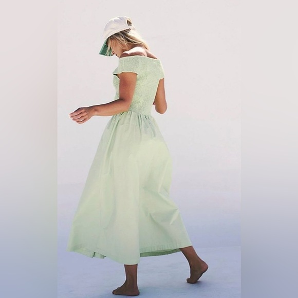 Free People Ceci Smocked
Cotton Midi Dress in Mint XS - Picture 4 of 6